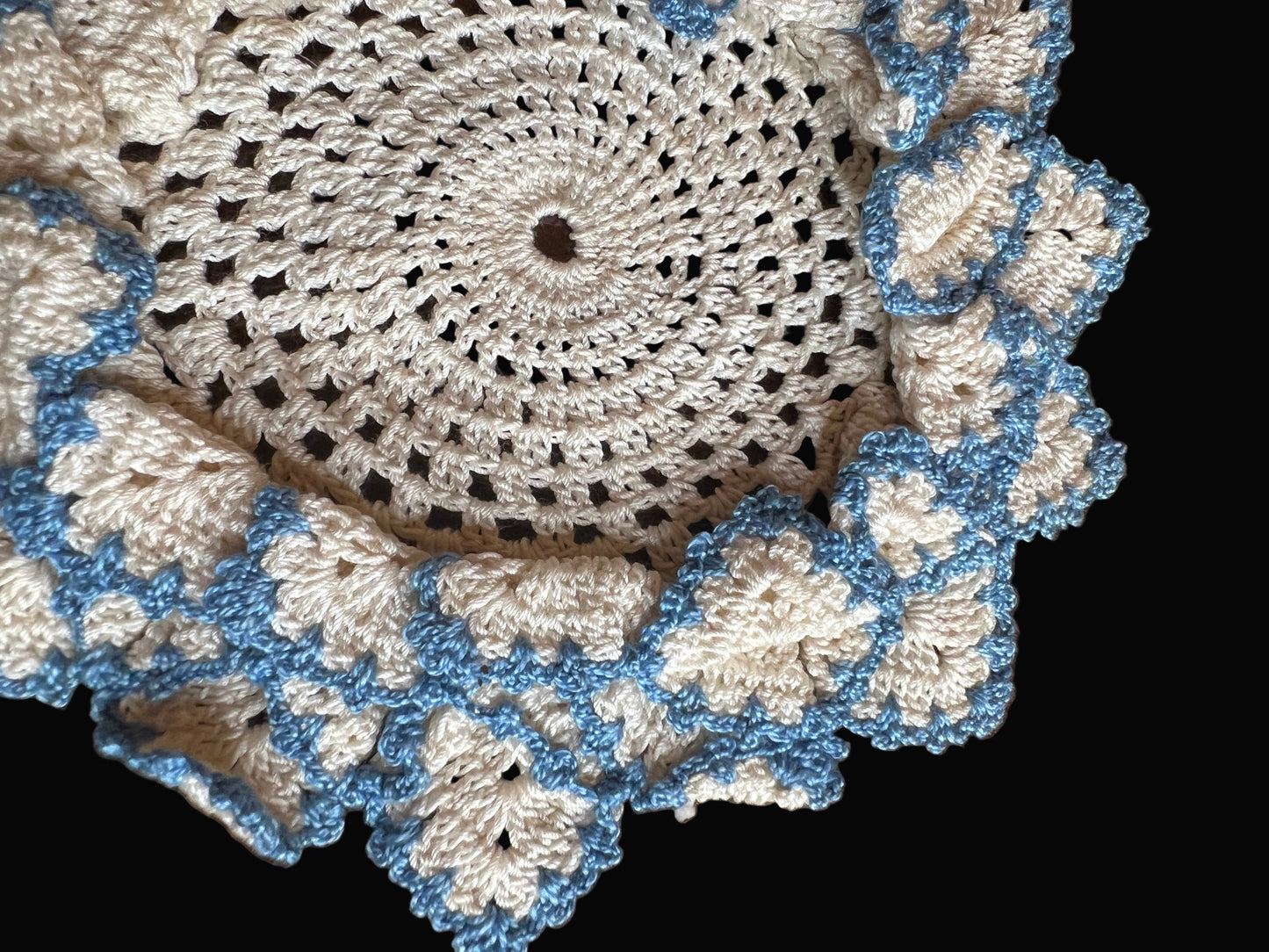 π Vintage Crocheted Doily β White with Blue Floral Edges, 8"