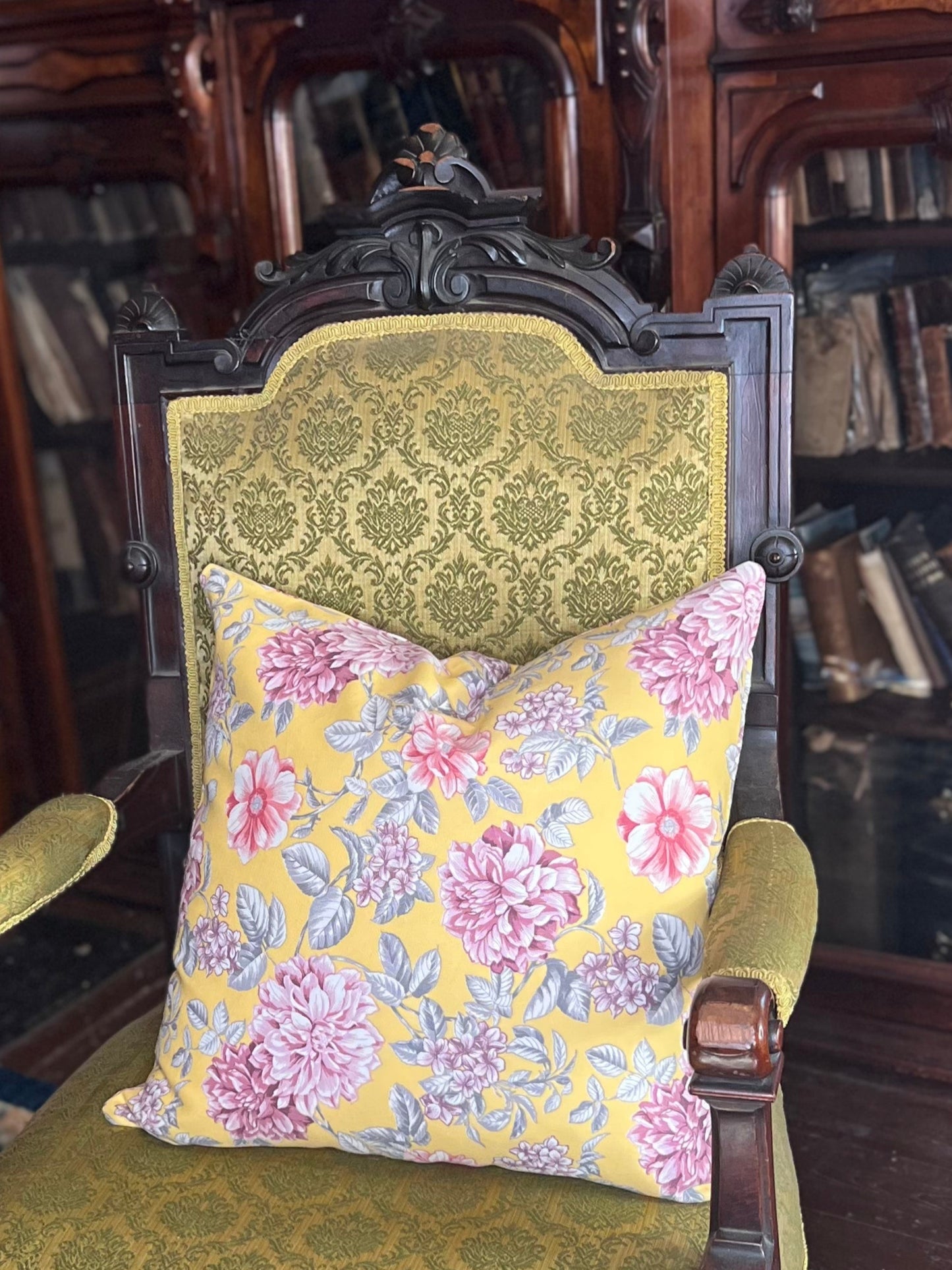 πΈ Golden Bloom Handmade Linen Pillow β 20x20