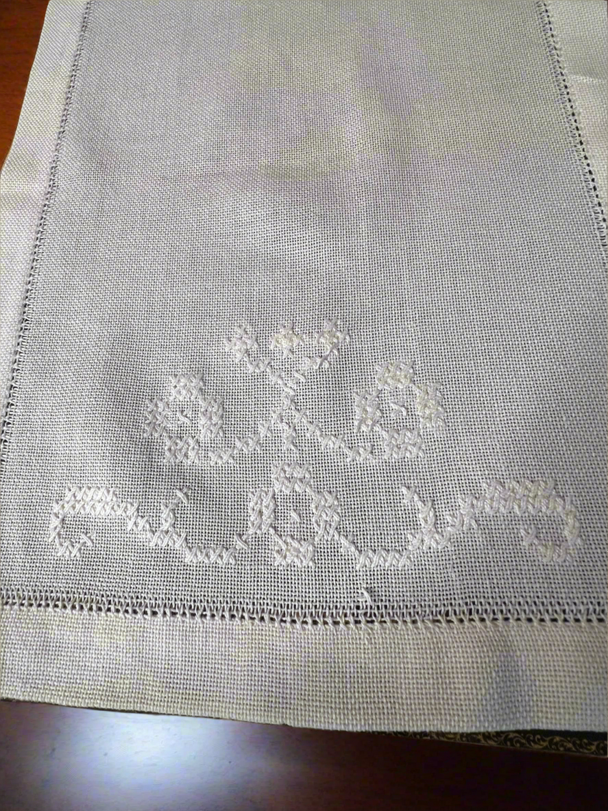 ๐งบ Antique Vintage Basket Weave Linen Table Runner ๐ธ Cross-Stitch Design ๐ฟ