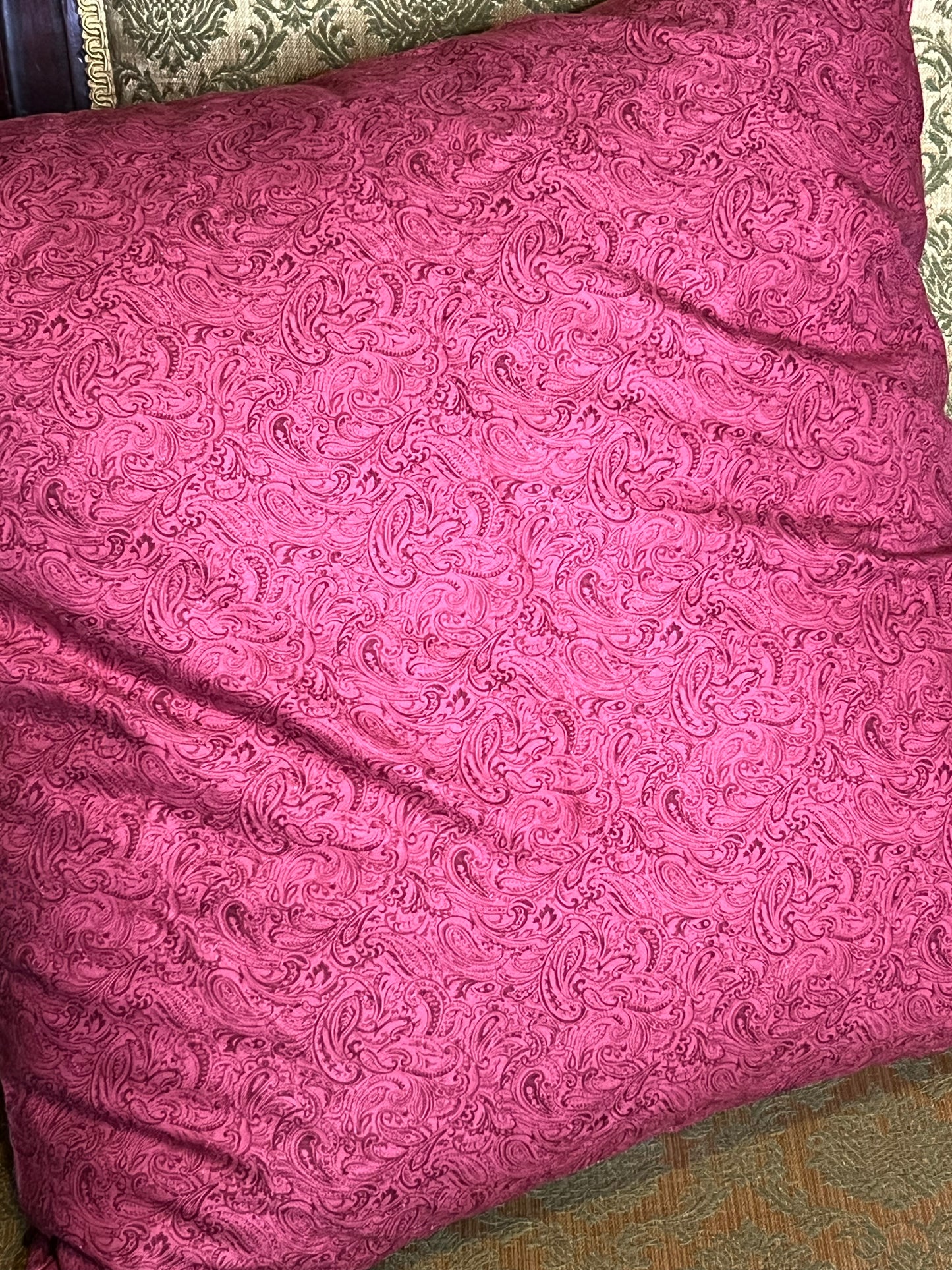 ✨ Handmade Fuchsia Pillow with Intricate Design – 20x20