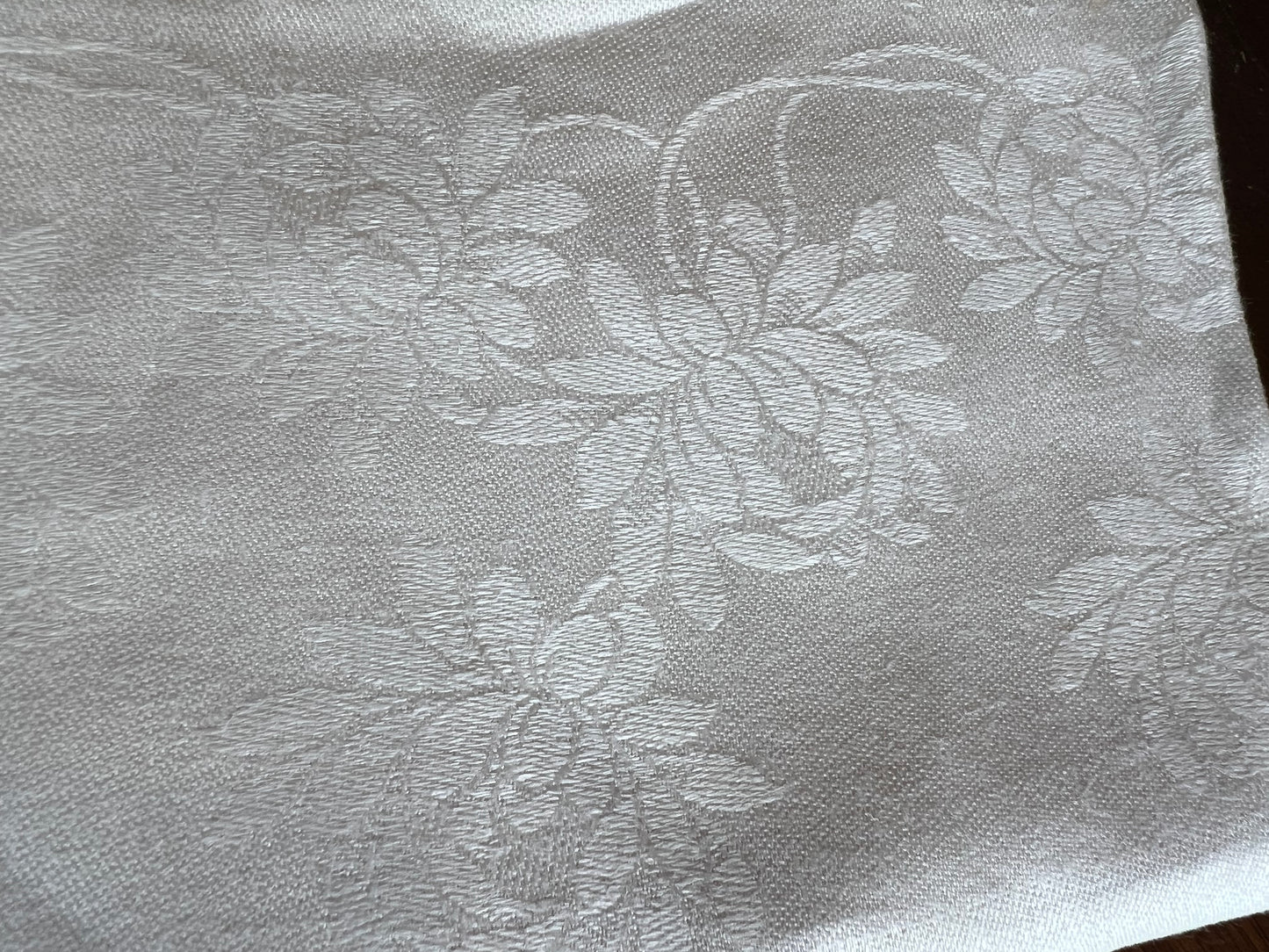 πΏ Vintage White Floral Napkins β Set of 5, 22" x 22"