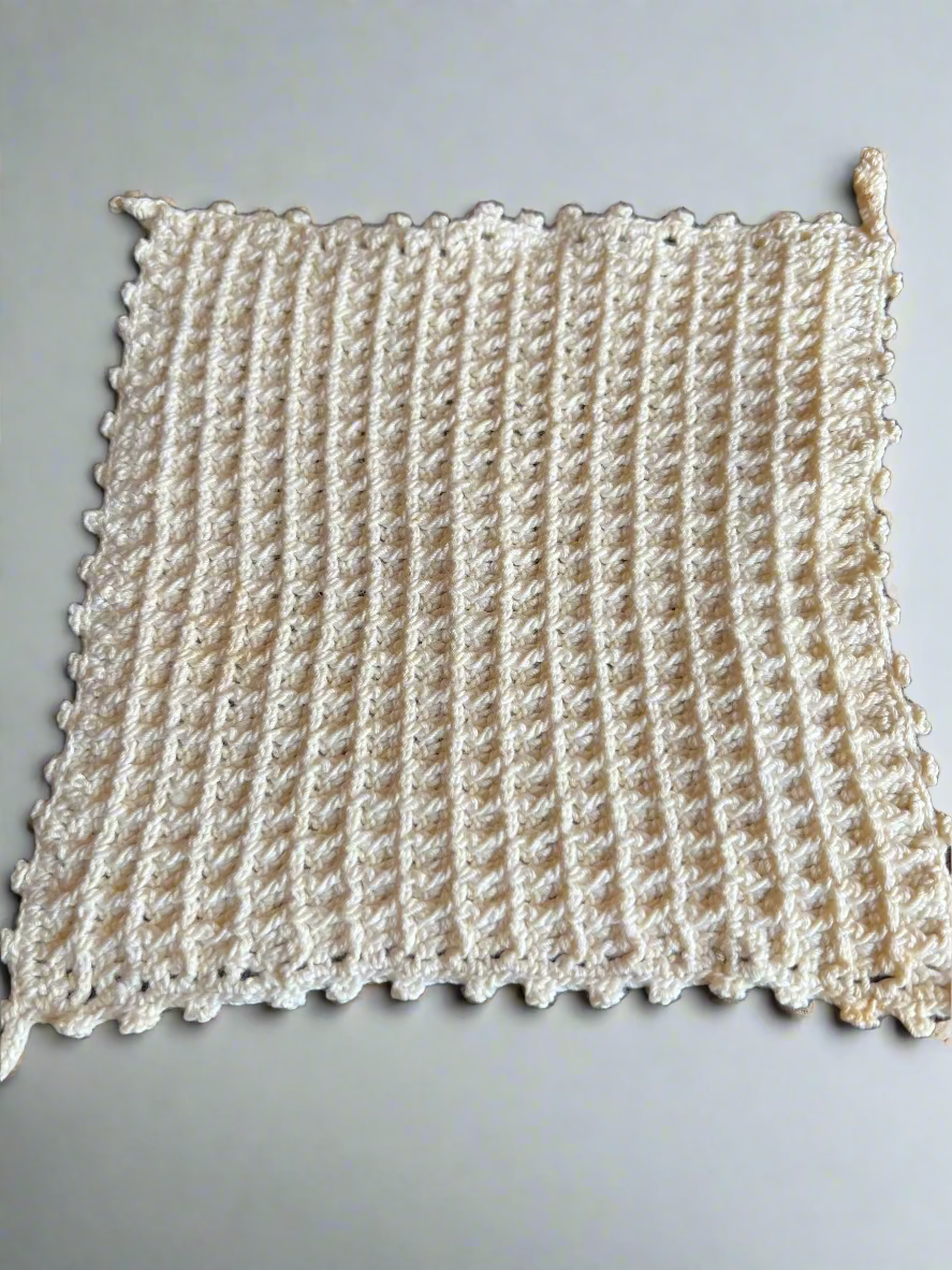 🍳 Vintage Crocheted Potholder – Tan, 8" x 8"