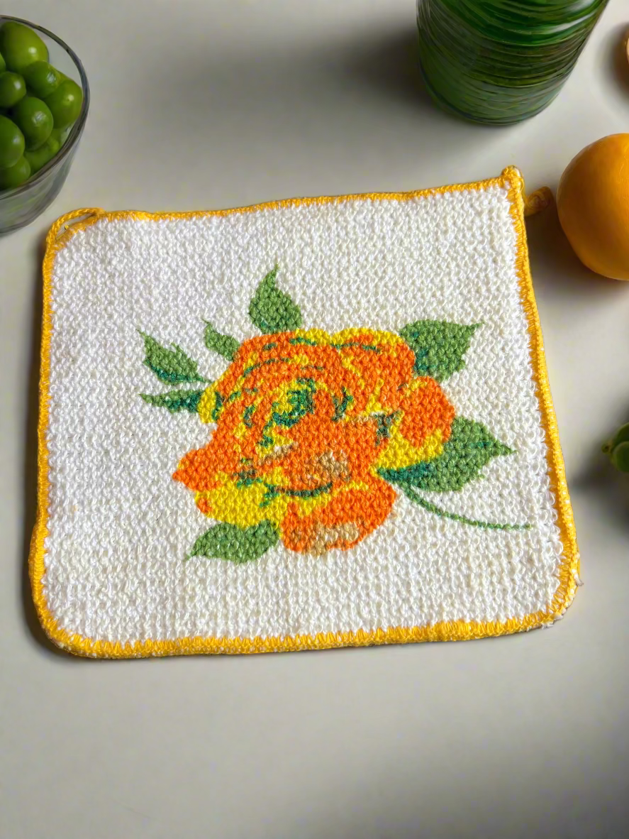 πΉ Vintage Crocheted Potholder β Rose Design, 6" x 6"