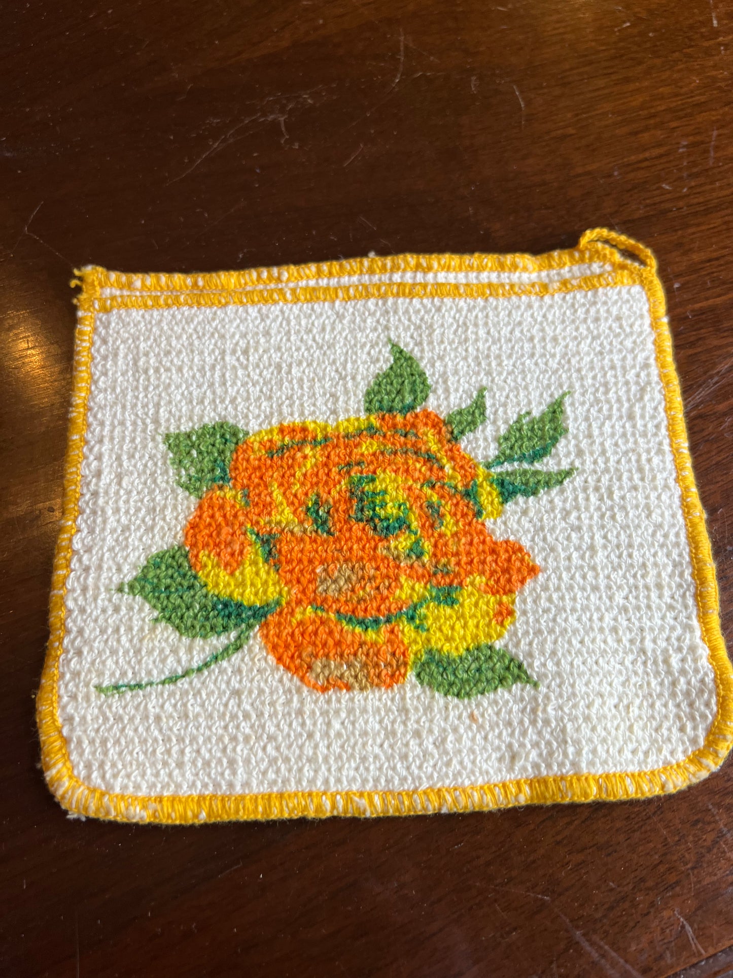 πΉ Vintage Crocheted Potholder β Rose Design, 6" x 6"
