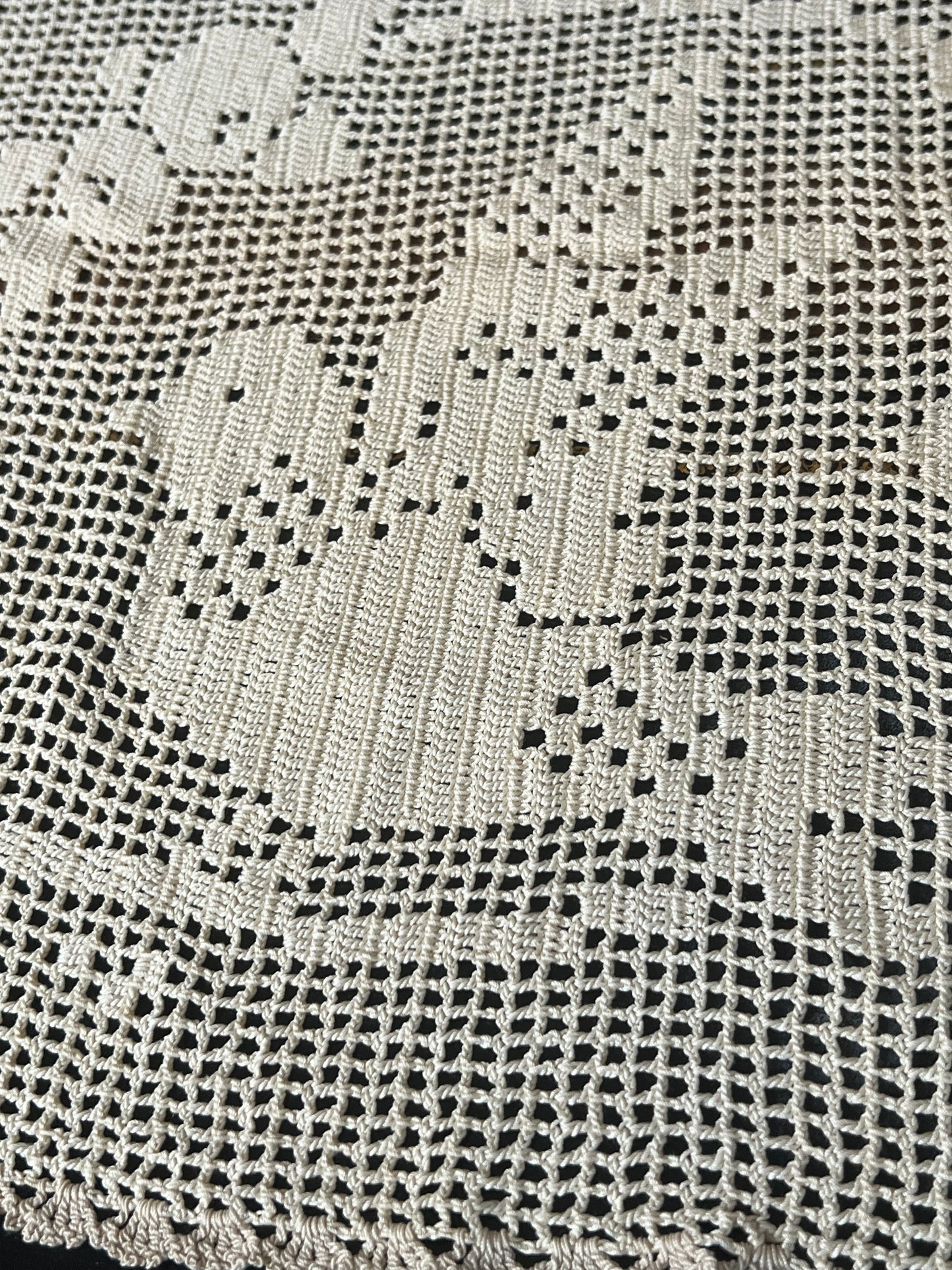 ποΈ Vintage Crocheted Antimacassar/ Cream with Bird Design πΈ