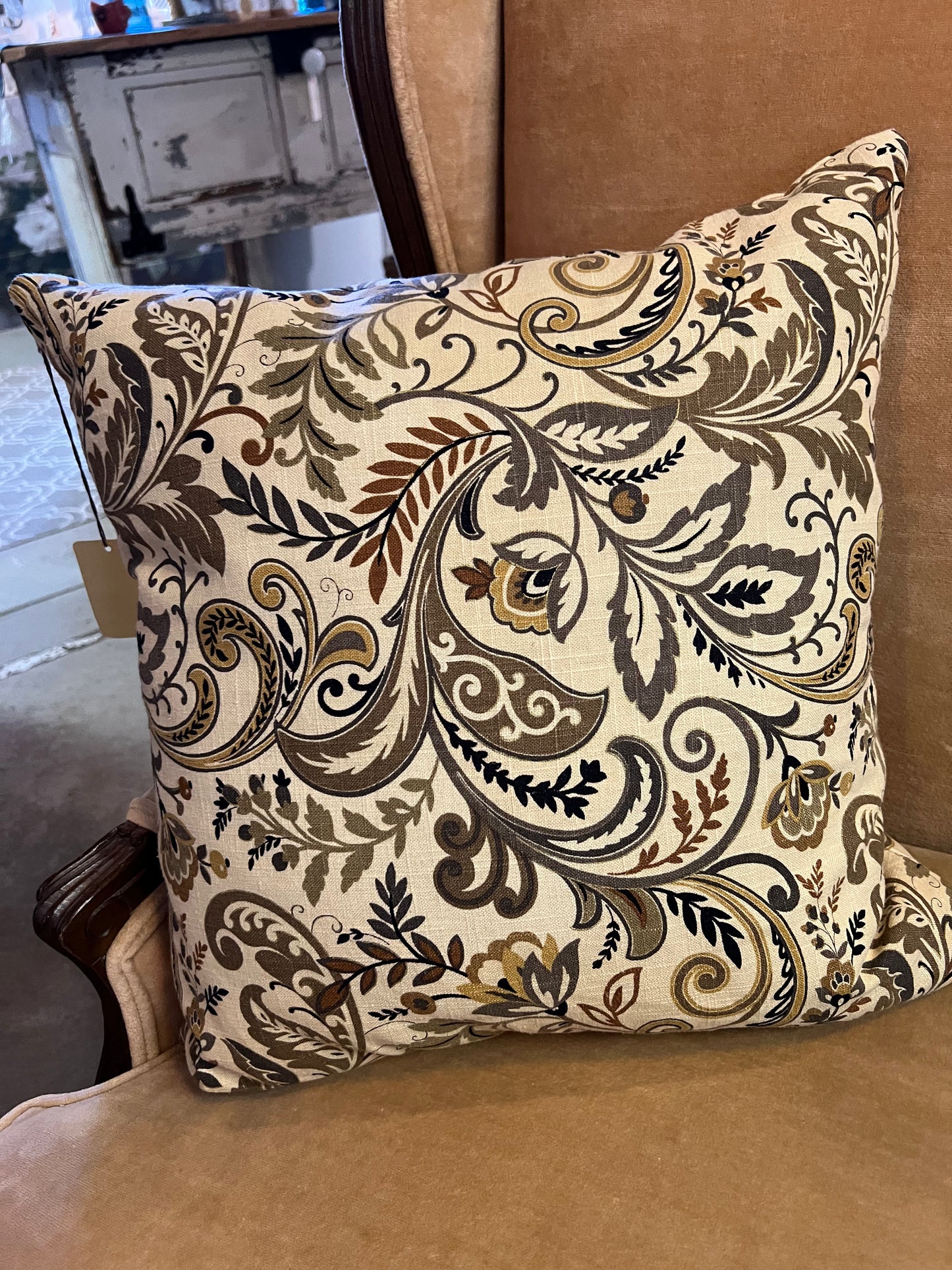 🌼 Handmade Floral Pillow – Cream Background, 20x20