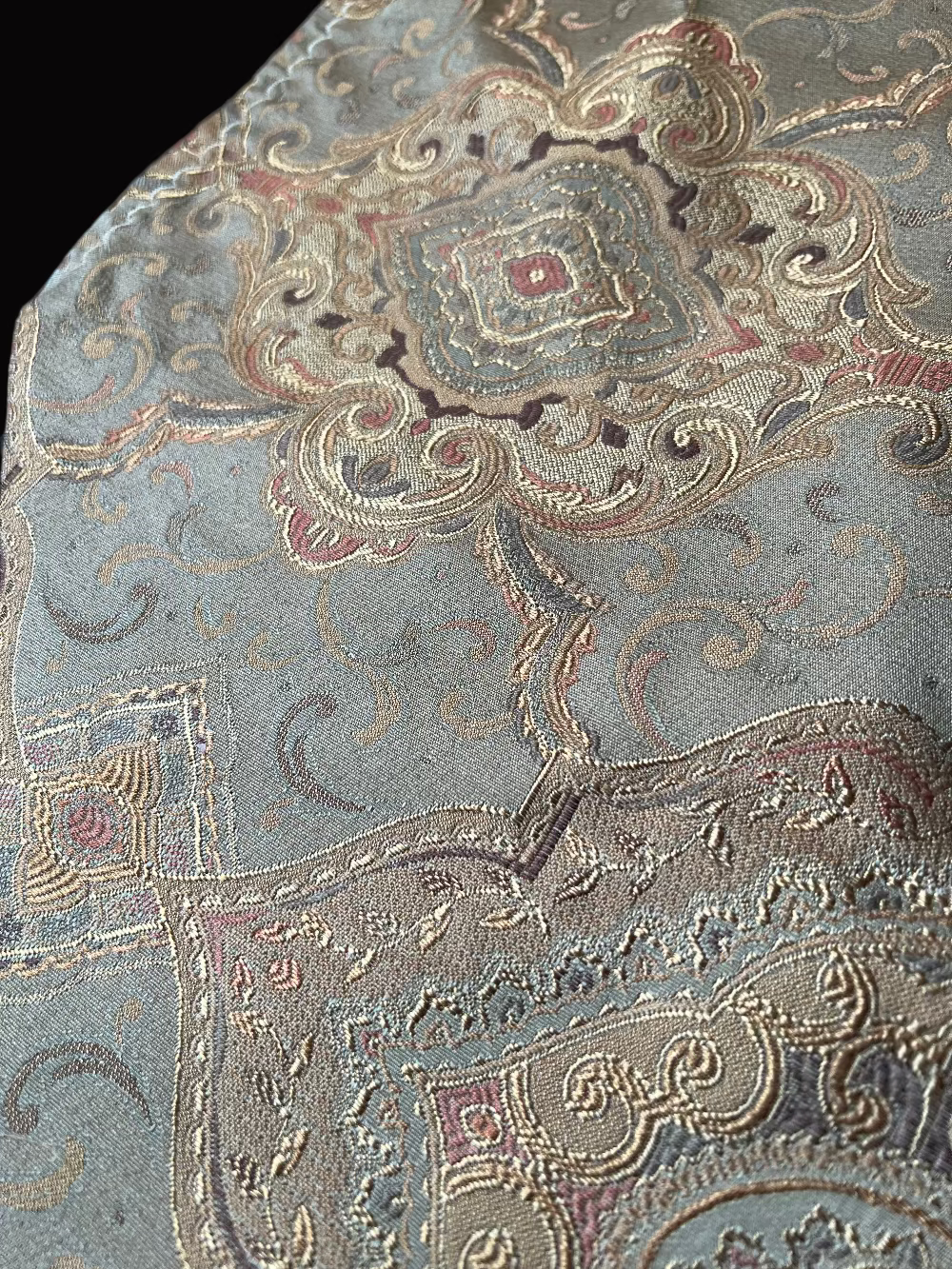 πΏ Elegant Handmade Table Runner π§΅ Lined with Decorative Stitching & Tassels β¨