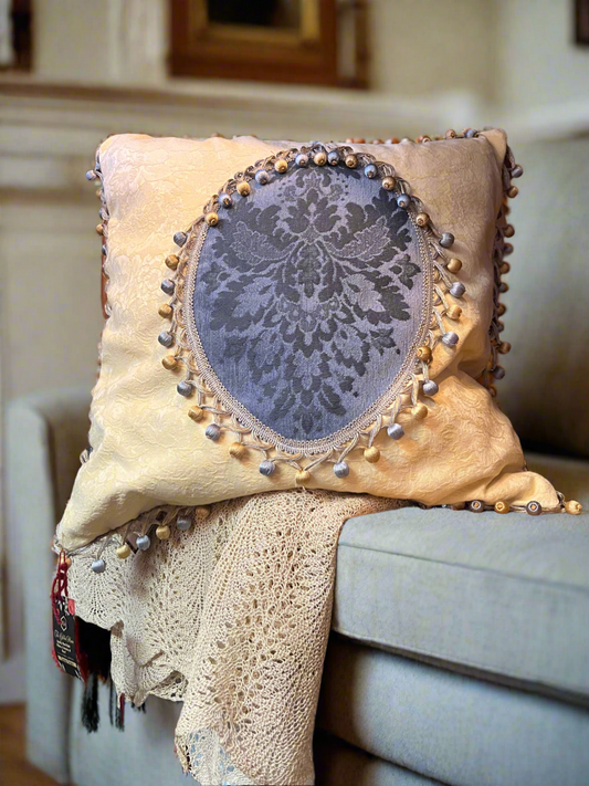 โคVictorian Parlor Pillow