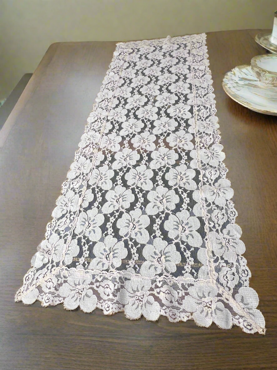 🍑 Vintage Lace Table Runner 🌸 Soft Peach Elegance 🕊️
