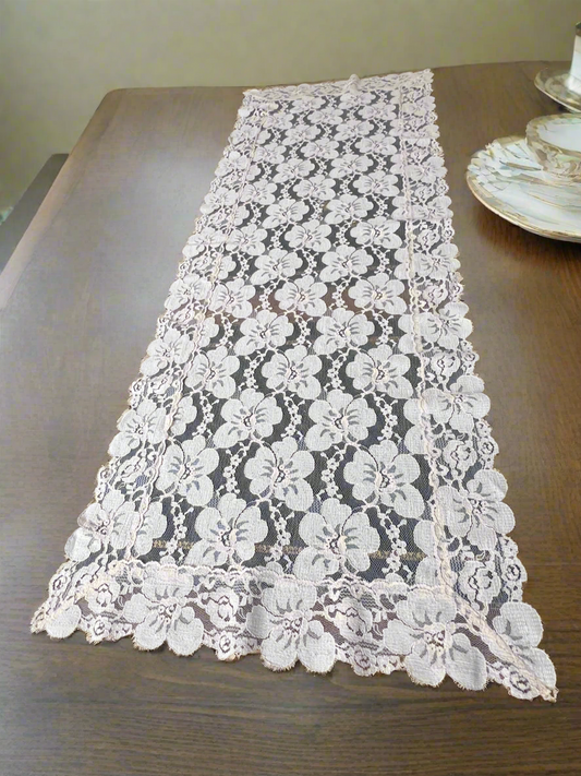 🍑 Vintage Lace Table Runner 🌸 Soft Peach Elegance 🕊️