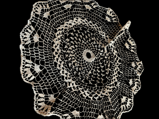 ✨ Vintage Metalace Corp Doily Set of 2 – With Original Box Set 2