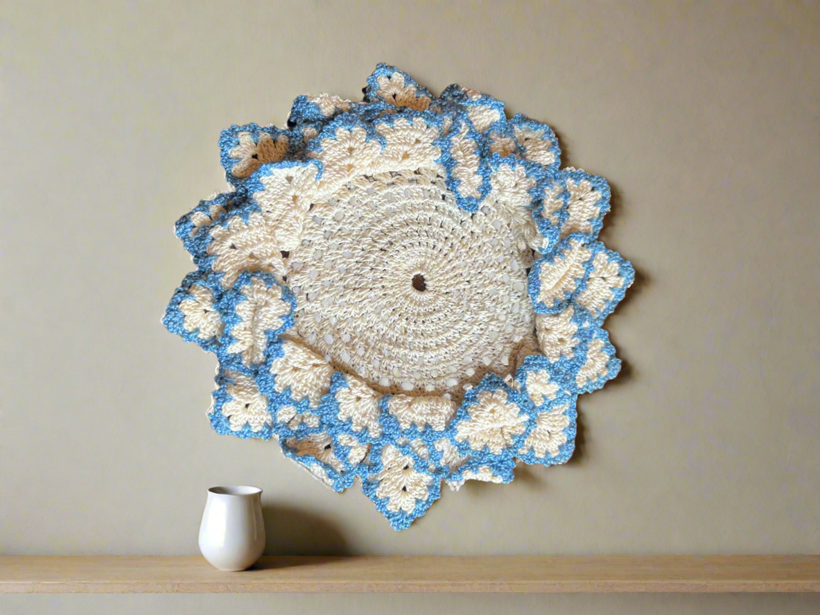 💙 Vintage Crocheted Doily – White with Blue Floral Edges, 8"