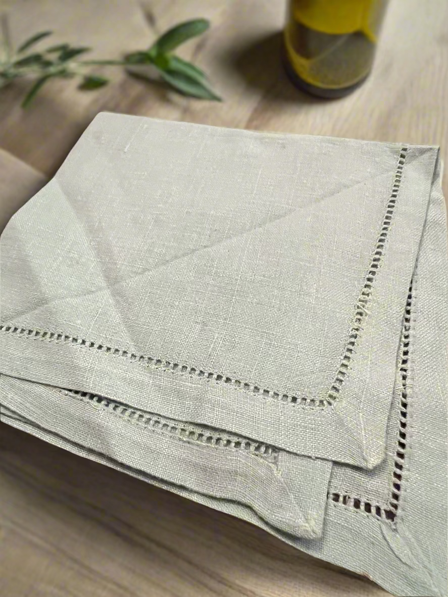 🌸 Vintage Embroidered Cotton Linen Napkins – Set of 4, 10.5" x 9.5"