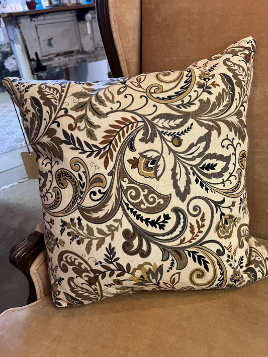 🌼 Handmade Floral Pillow – Cream Background, 20x20